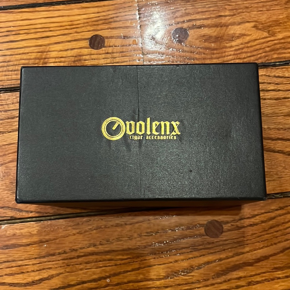 Portable cigar humidor ** NON REFUNDABLE **